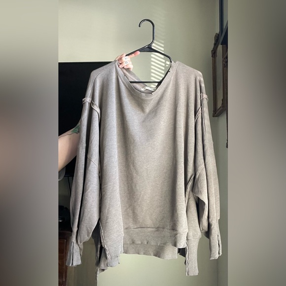 NWT- We The Free Camden Sweatshirt - Picture 3 of 3